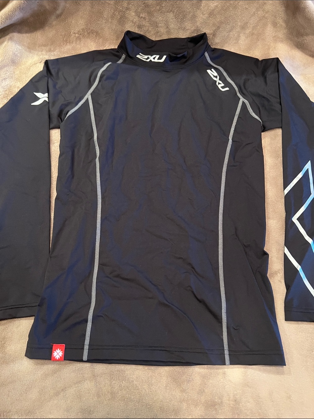 2XU Women’s Black Long-Sleeve Compression with Gray Stitching